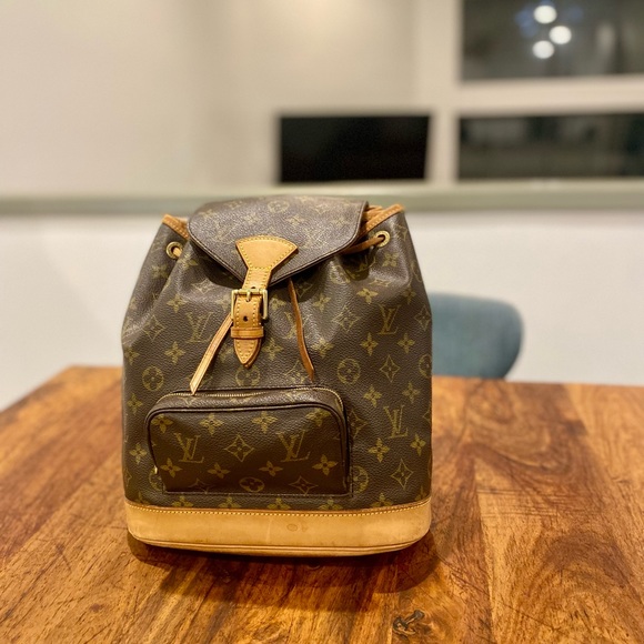 Louis Vuitton Montsouris MM Backpack - Picture 7 of 9